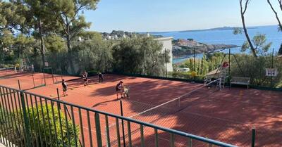 L'agence CABANIS vous prsente SANARY et le sport