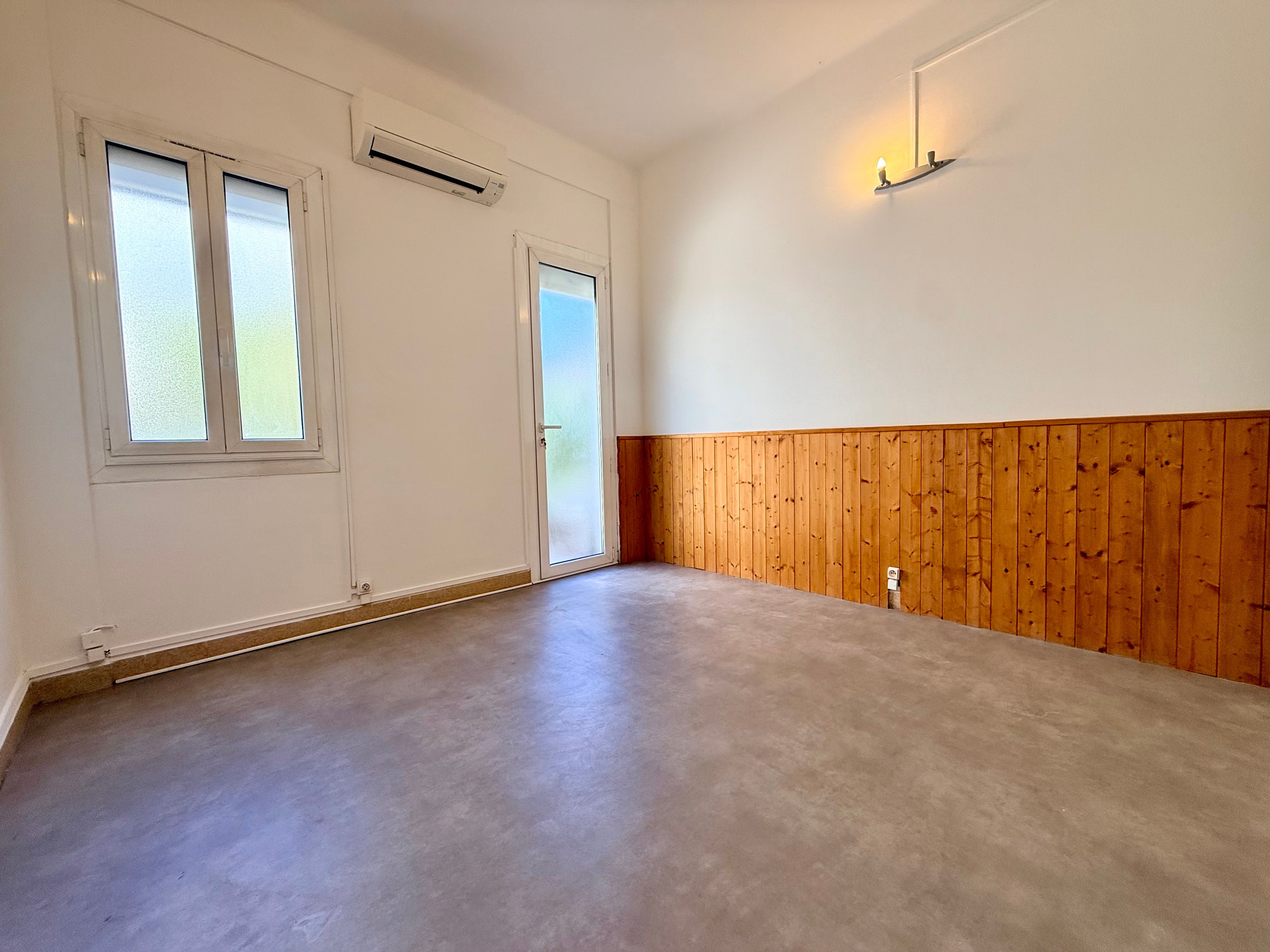 Local Commercial - SIX FOURS LES PLAGES