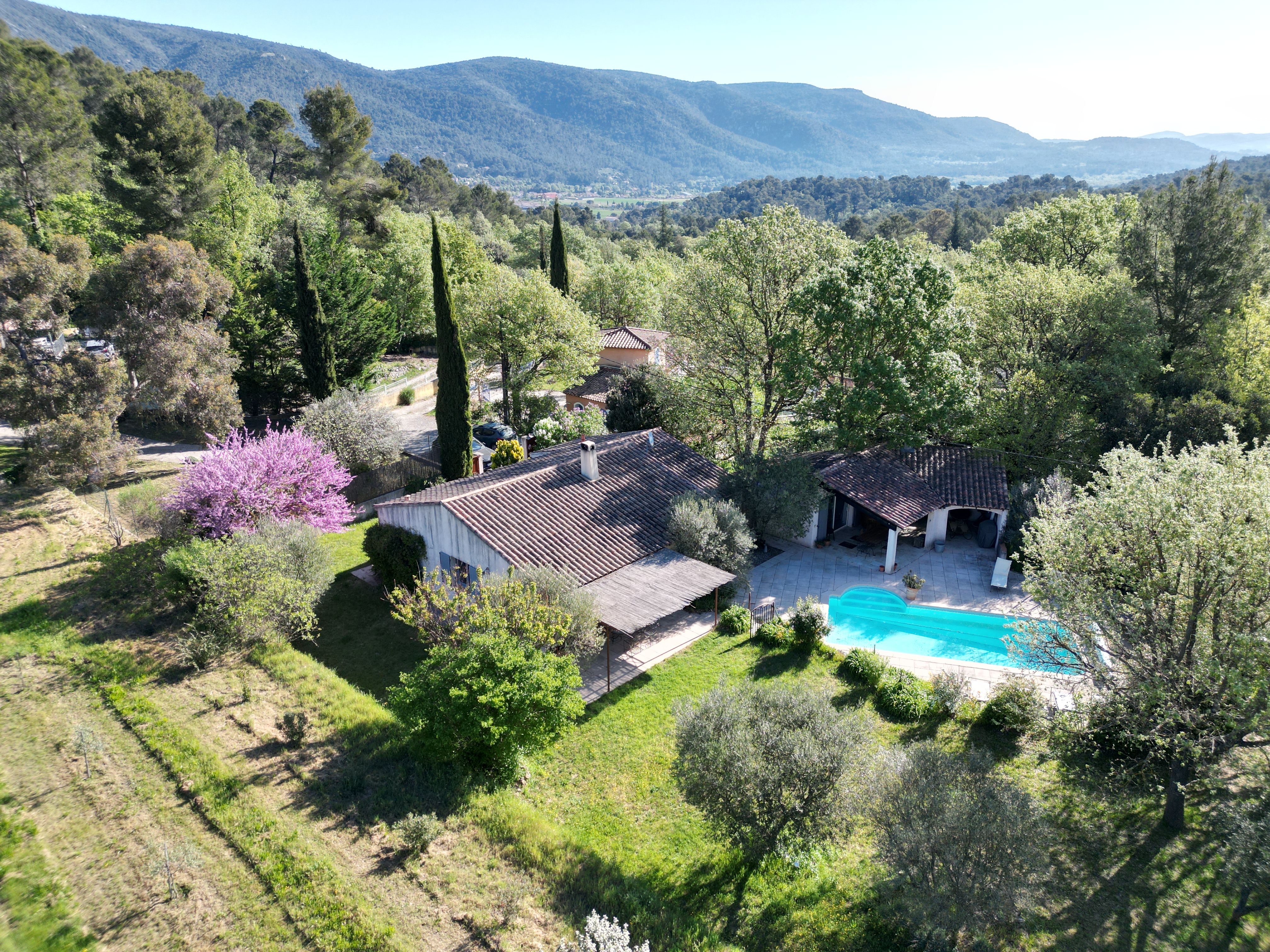 Maison-Villa - SIGNES