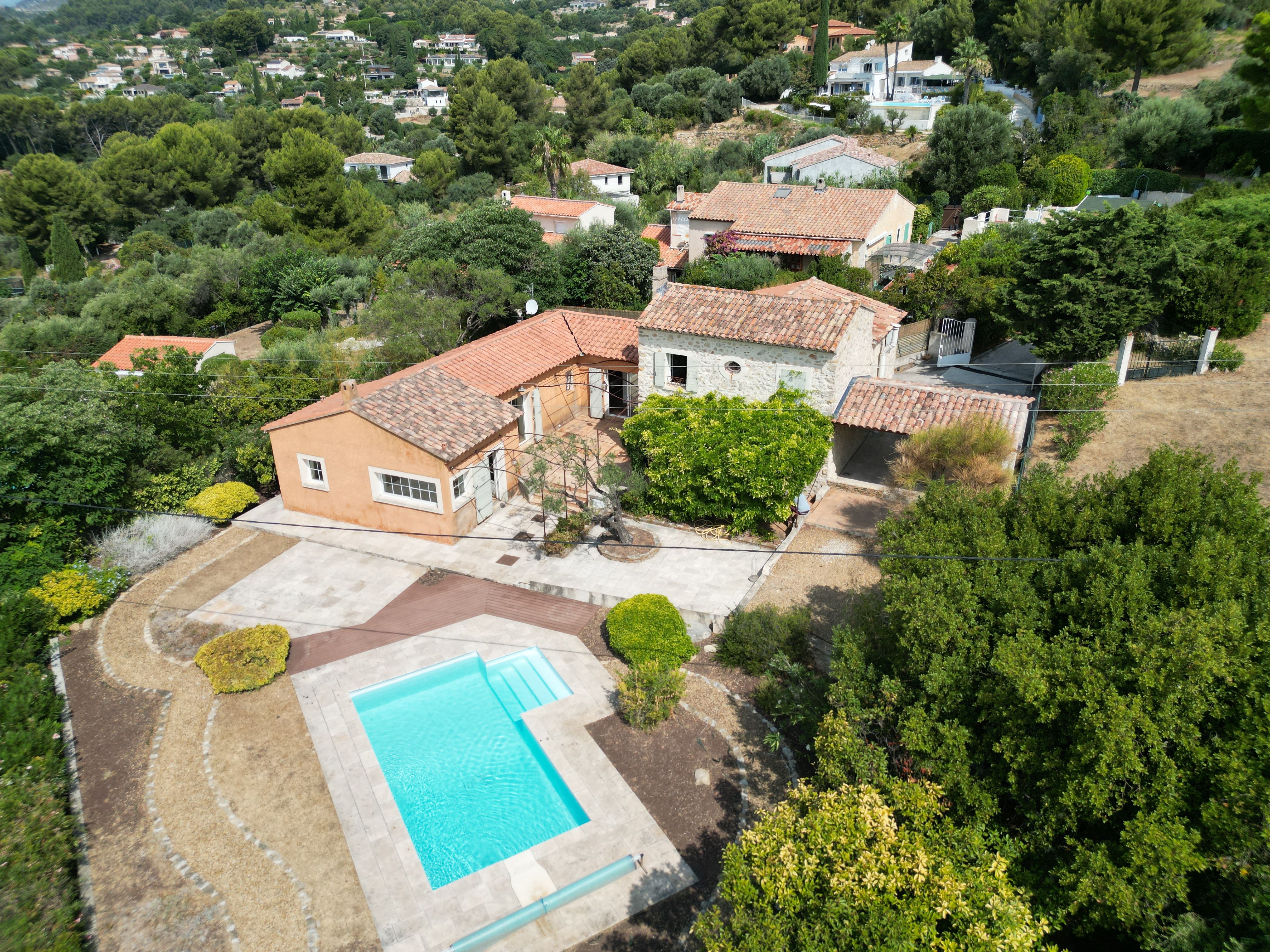 Maison-Villa - OLLIOULES