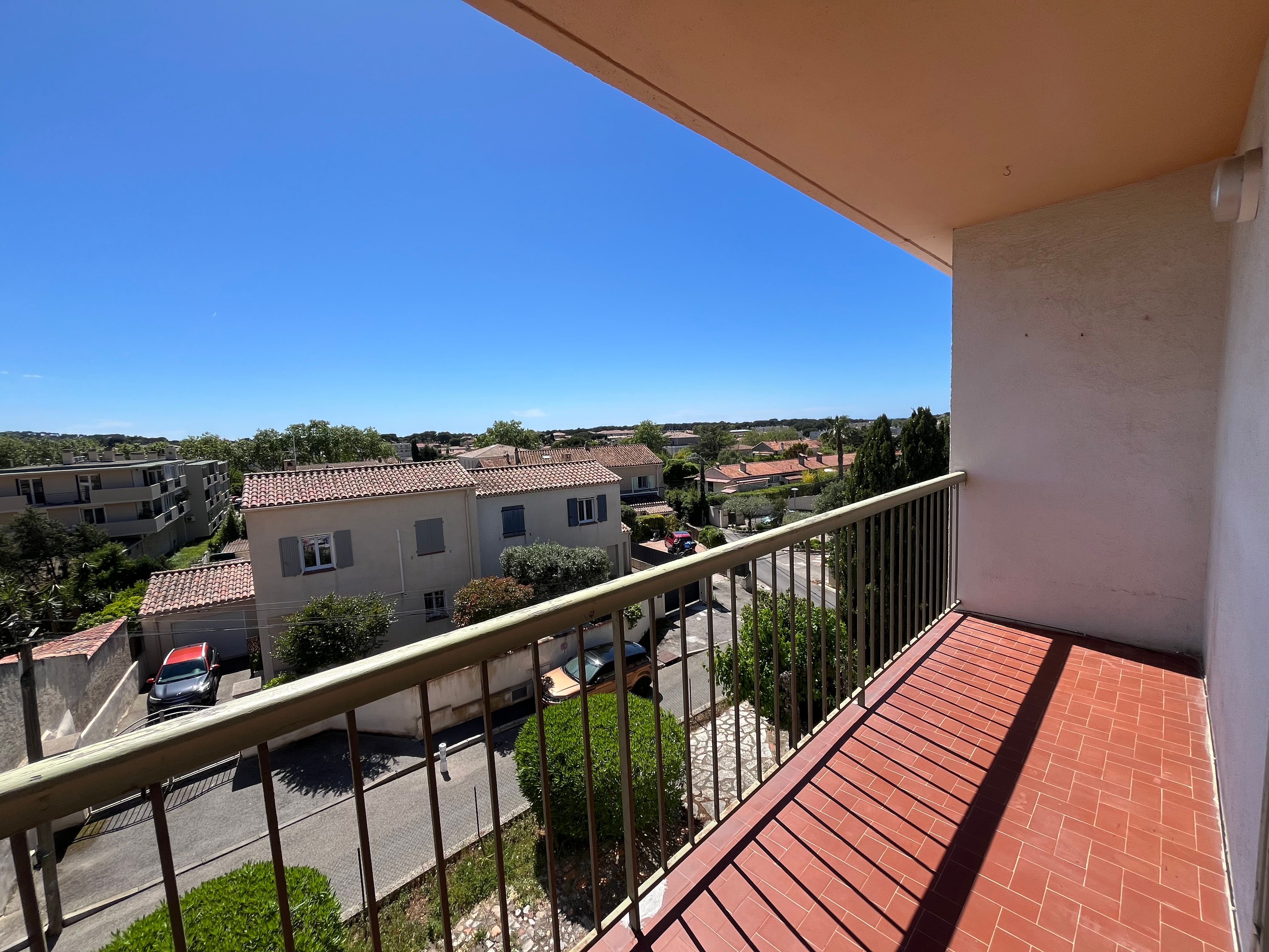 Appartement - SIX FOURS LES PLAGES