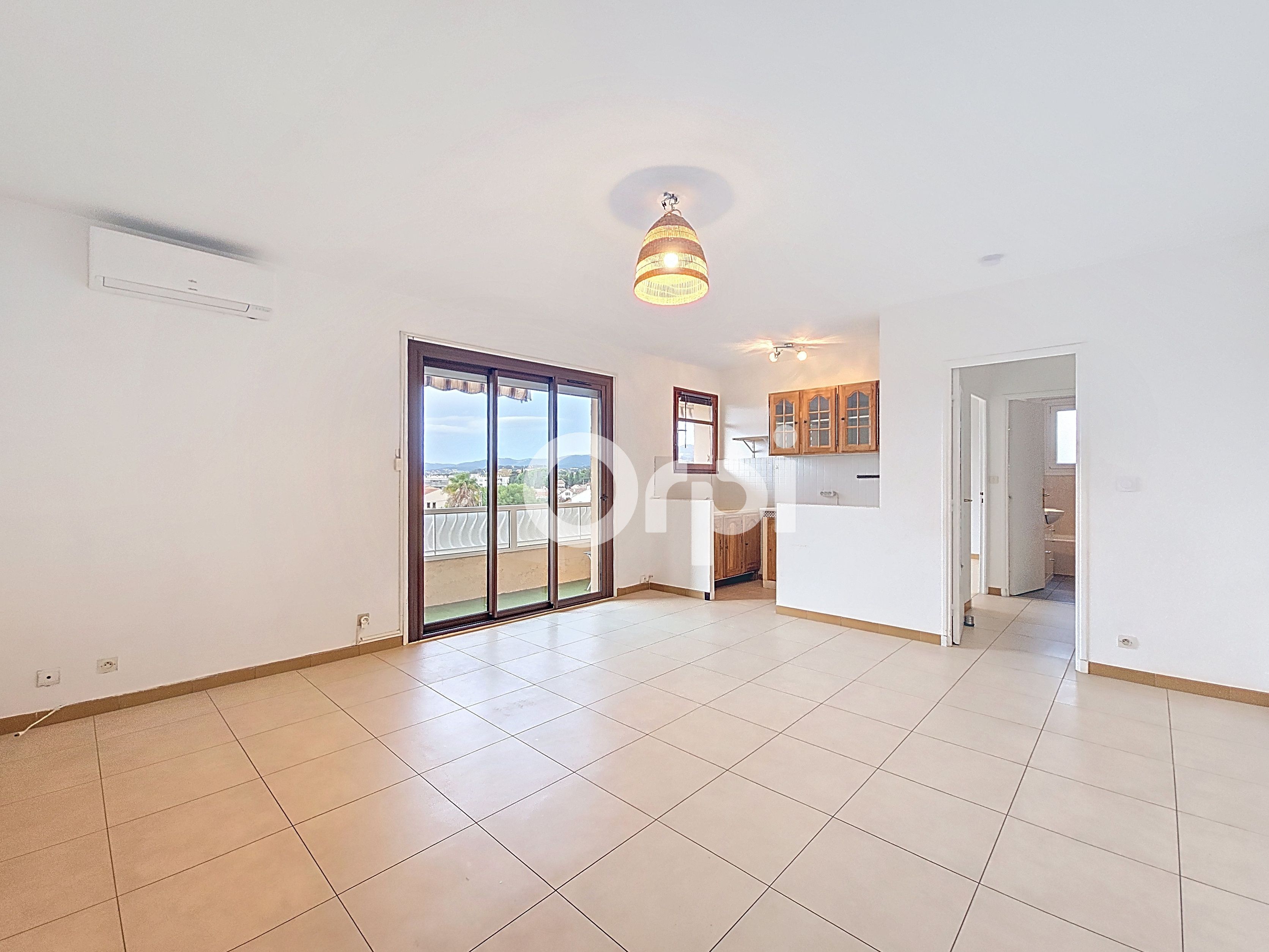 Appartement - SIX FOURS LES PLAGES