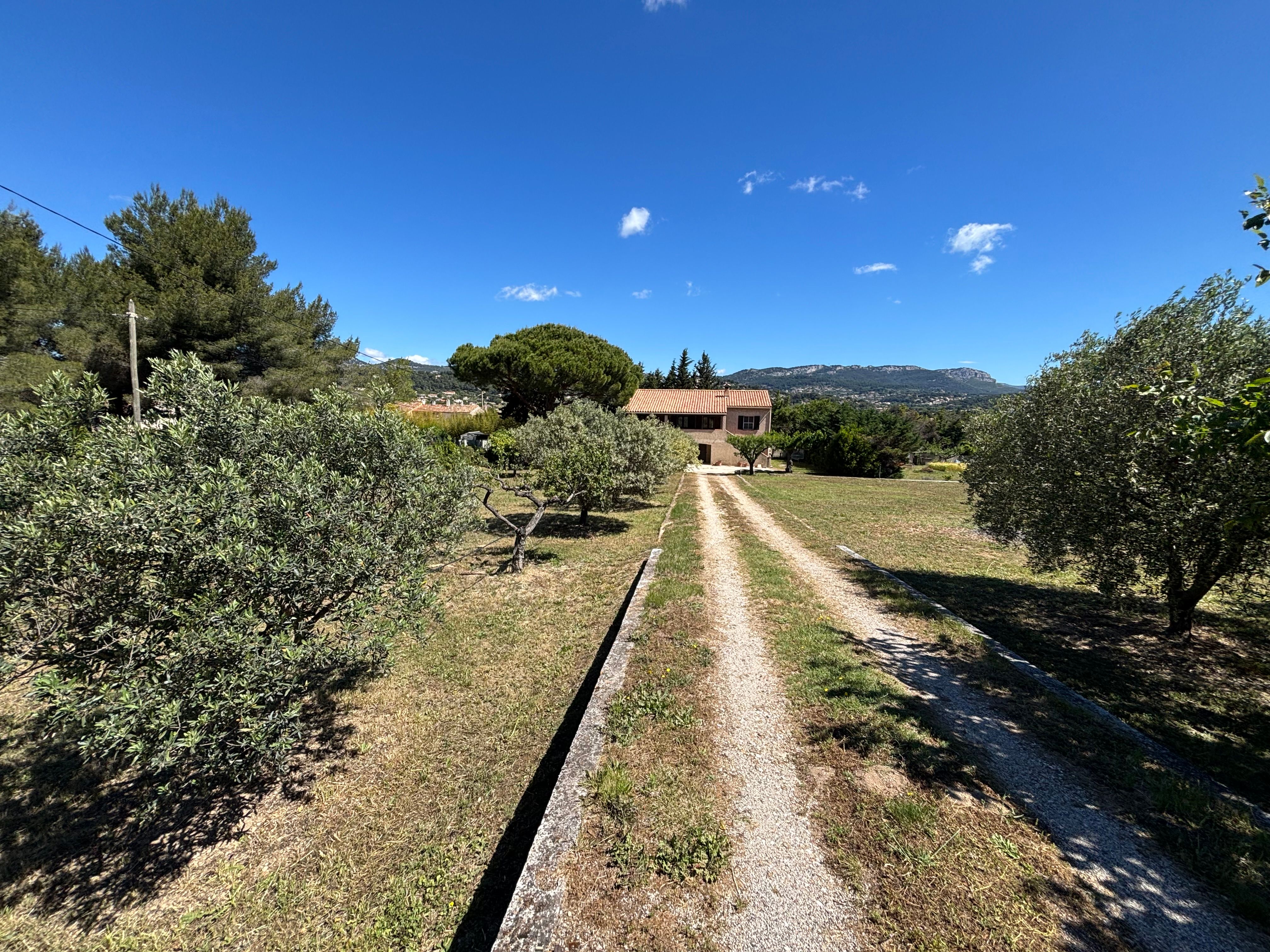 Maison-Villa - SIX FOURS LES PLAGES