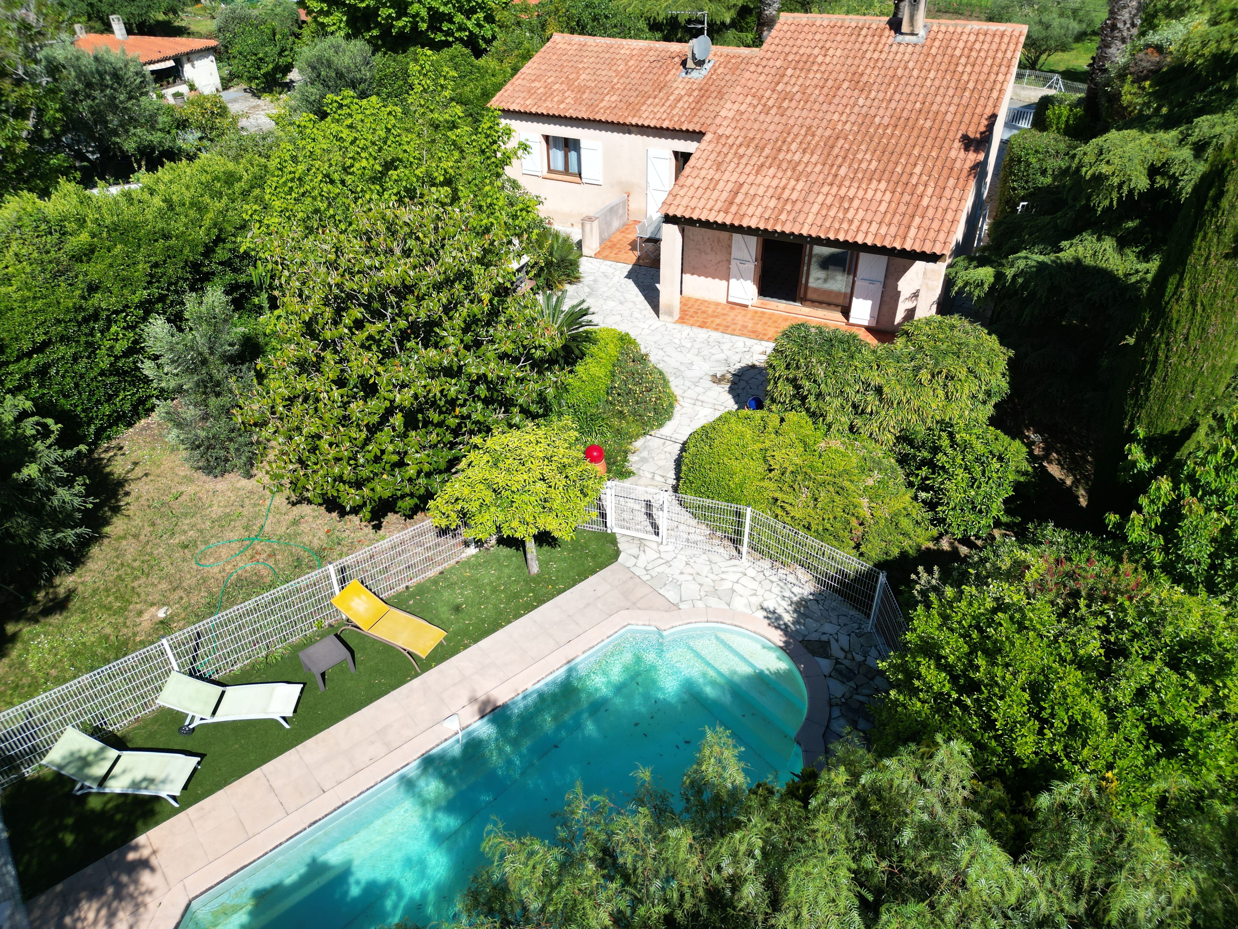 Maison-Villa - LA SEYNE SUR MER