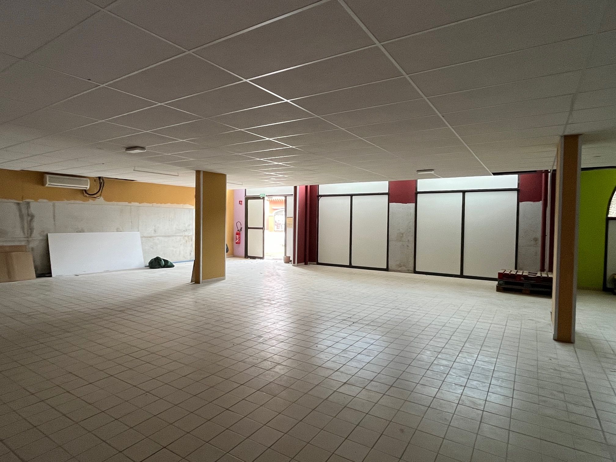 Local Commercial - SAINT CYR SUR MER